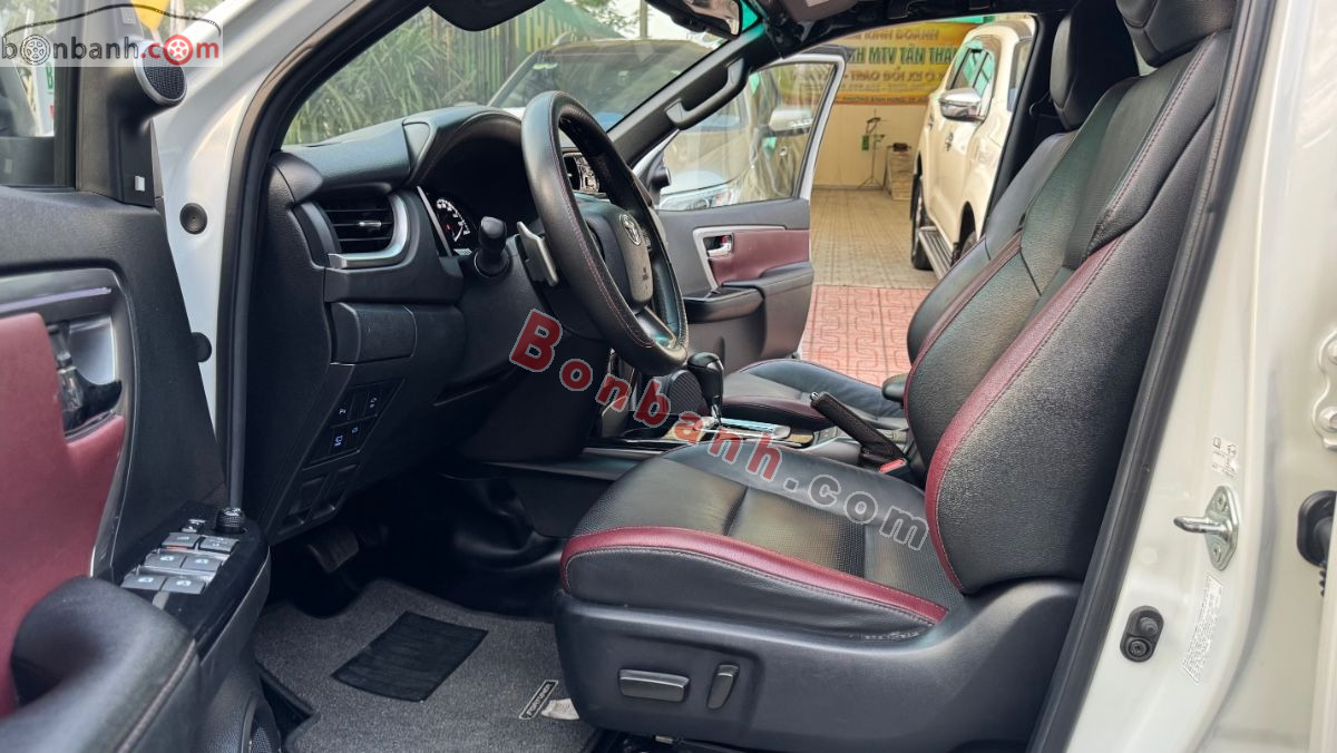 Bán ô tô Toyota Fortuner Legender 2.4L 4x2 AT - 2022 - xe cũ