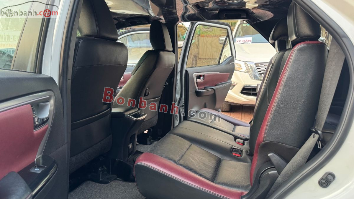 Bán ô tô Toyota Fortuner Legender 2.4L 4x2 AT - 2022 - xe cũ