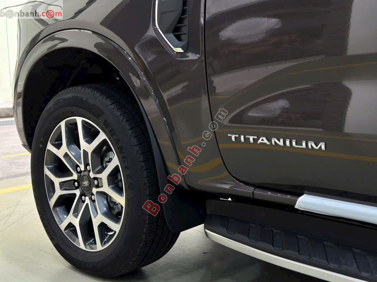 Bán ô tô Ford Everest Titanium Plus 2.0L 4x4 AT - 2025 - xe mới