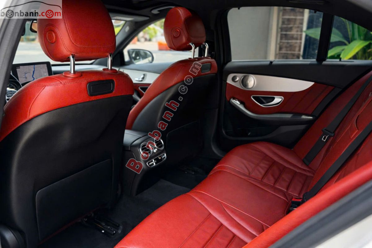 Bán ô tô Mercedes Benz C class C300 AMG - 2018 - xe cũ