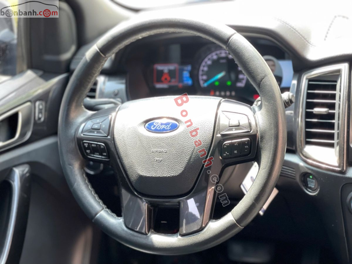 Bán ô tô Ford Everest Titanium 2.0L 4x2 AT - 2019 - xe cũ