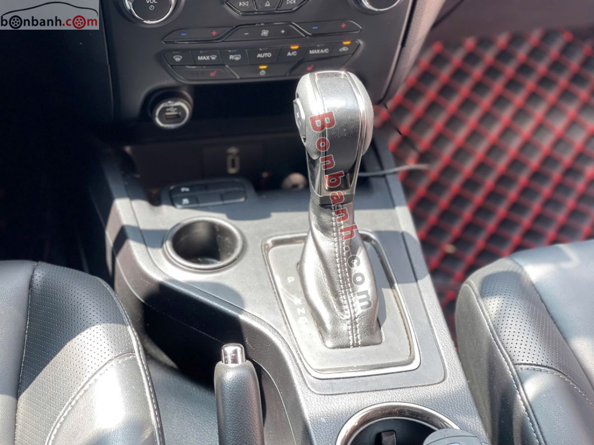 Bán ô tô Ford Everest Titanium 2.0L 4x2 AT - 2019 - xe cũ