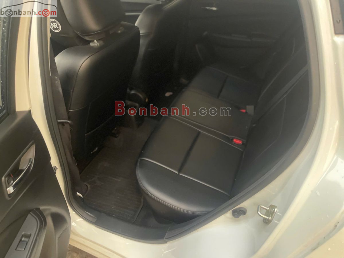 Bán ô tô Suzuki Swift GLX 1.2 AT - 2021 - xe cũ