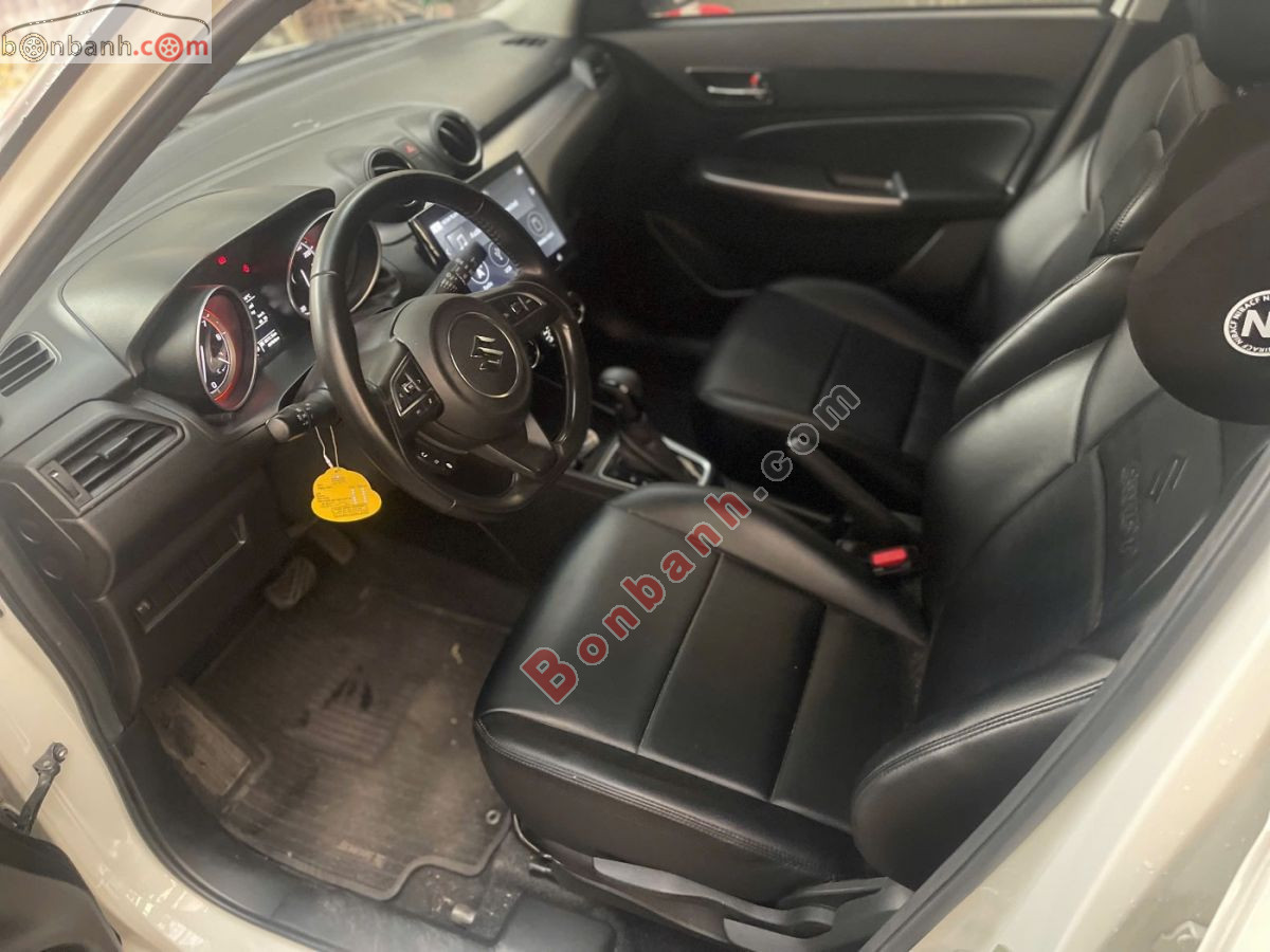 Bán ô tô Suzuki Swift GLX 1.2 AT - 2021 - xe cũ