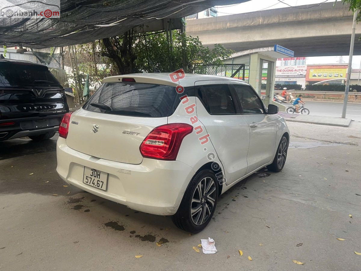 Bán ô tô Suzuki Swift GLX 1.2 AT - 2021 - xe cũ