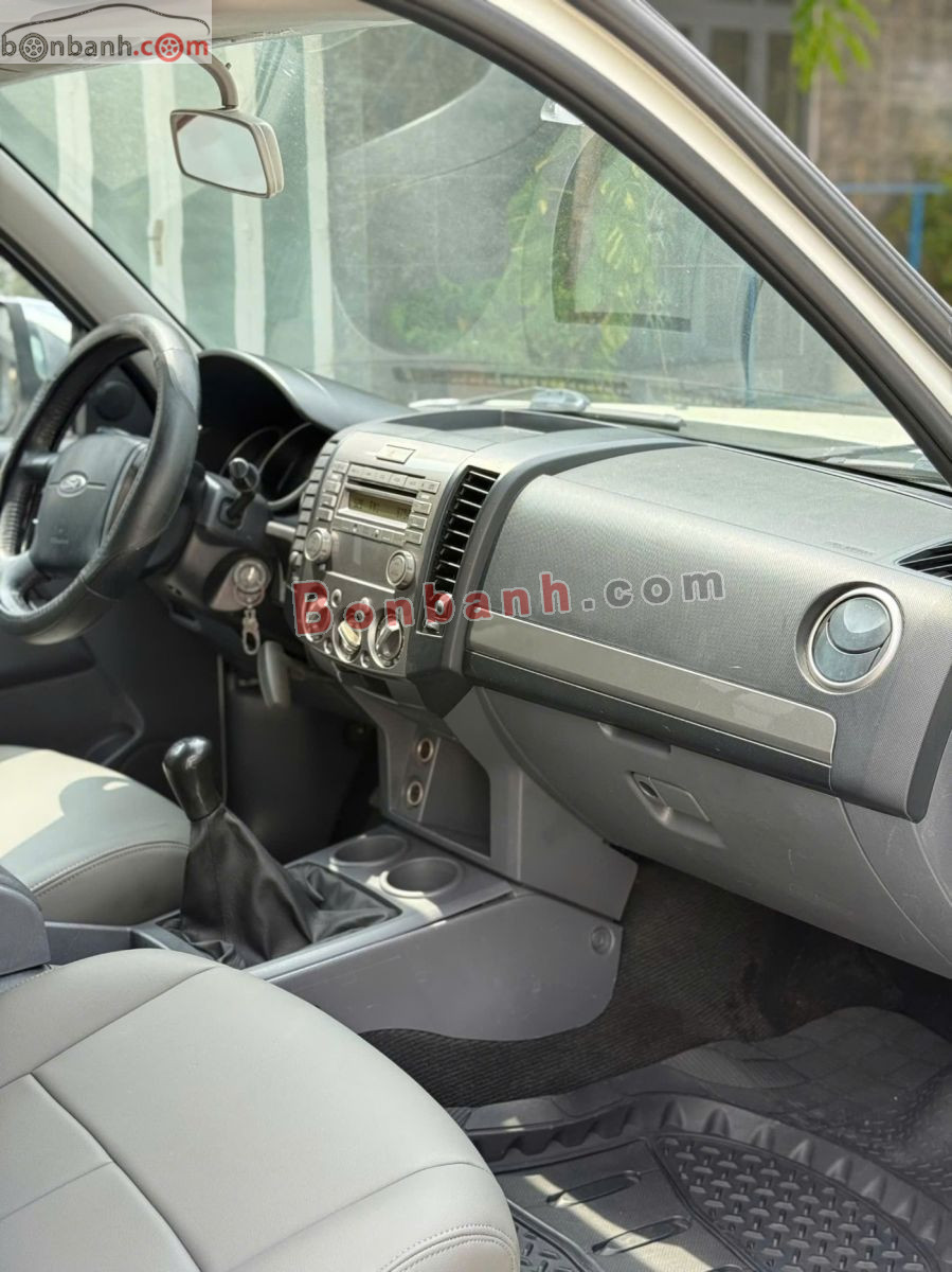 Bán ô tô Ford Everest 2.5L 4x2 MT - 2014 - xe cũ