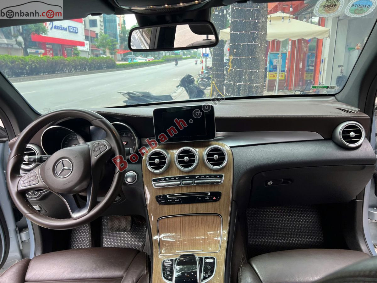 Bán ô tô Mercedes Benz GLC 250 4Matic - 2017 - xe cũ