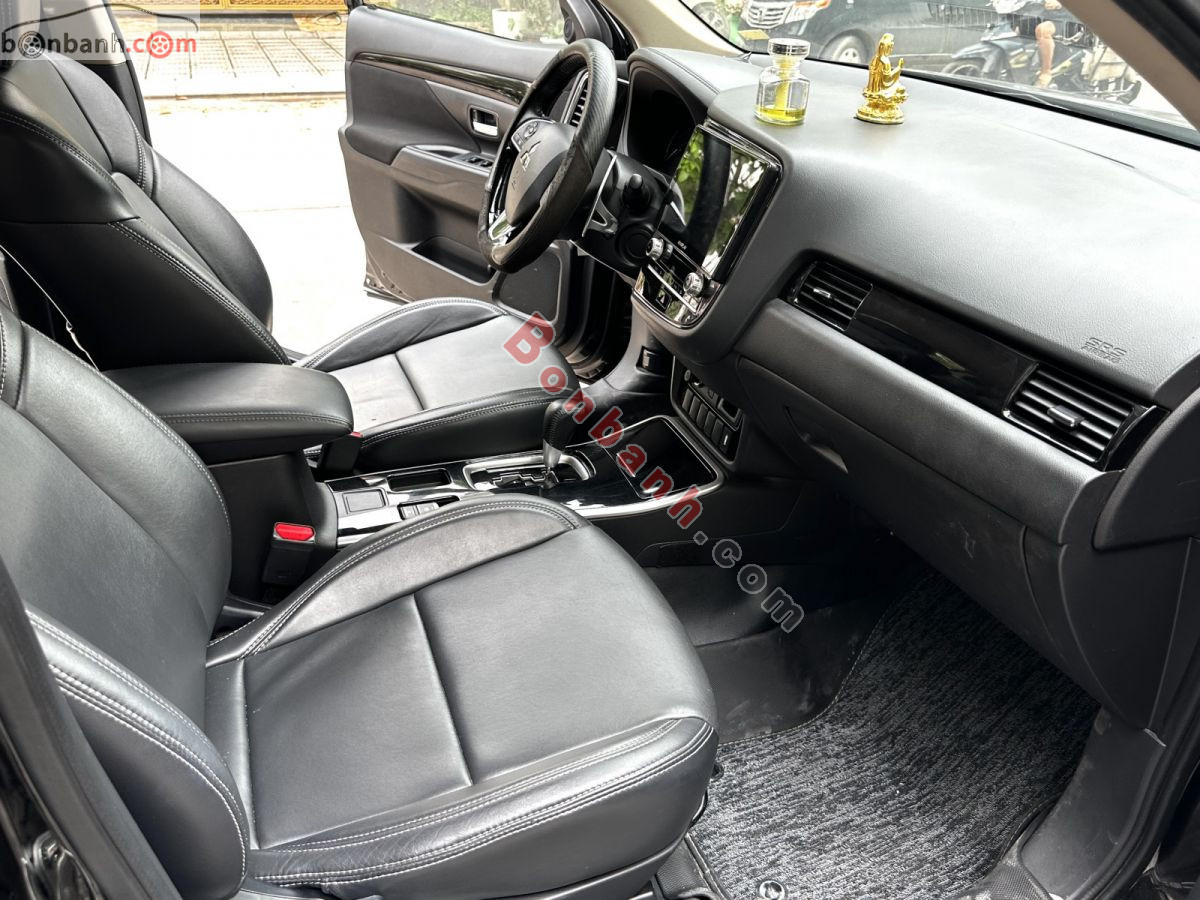 Bán ô tô Mitsubishi Outlander 2.0 CVT - 2021 - xe cũ