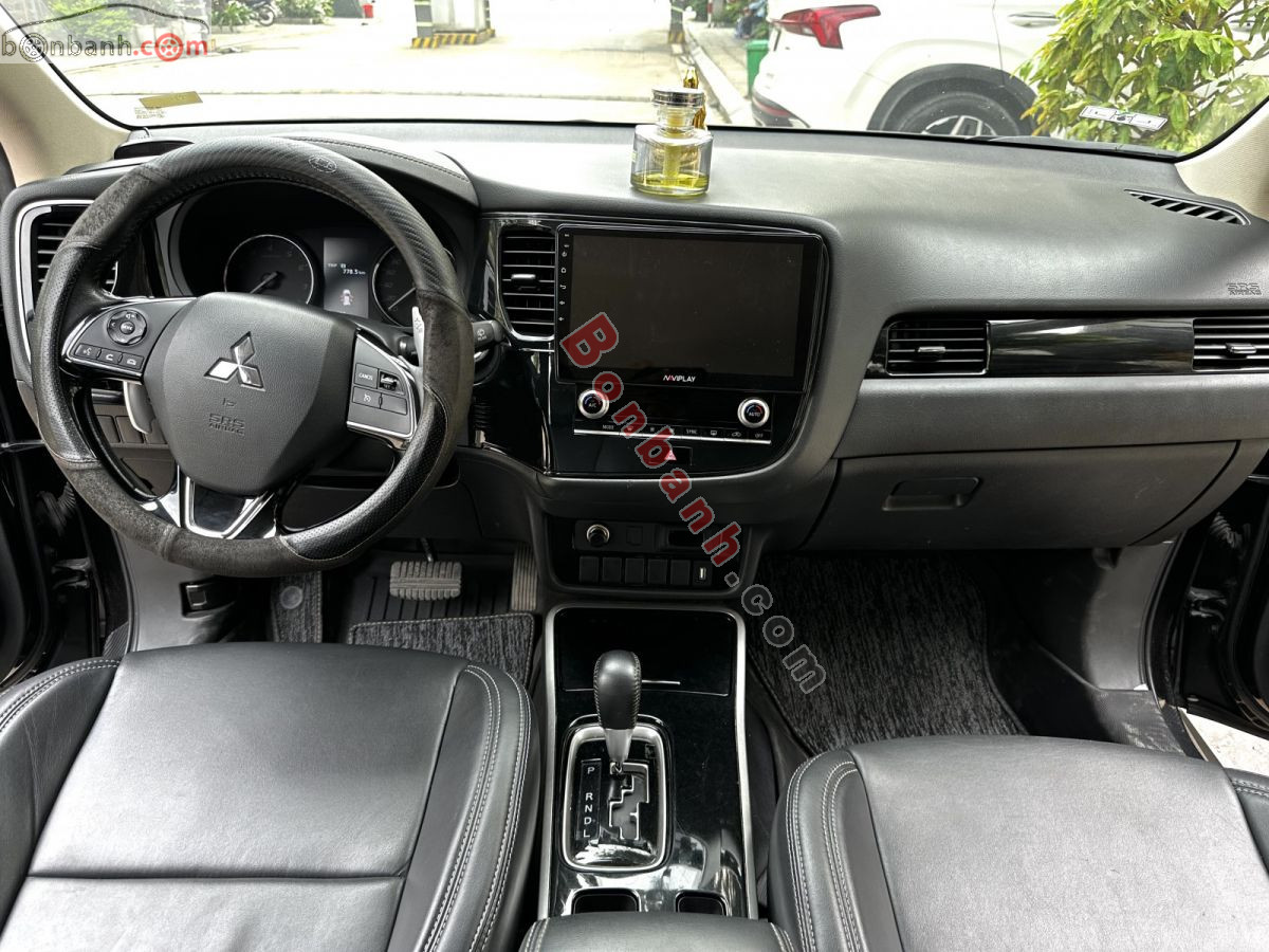 Bán ô tô Mitsubishi Outlander 2.0 CVT - 2021 - xe cũ