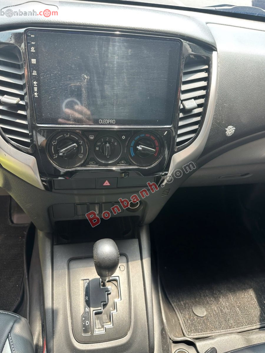 Bán ô tô Mitsubishi Triton 4x2 AT - 2018 - xe cũ