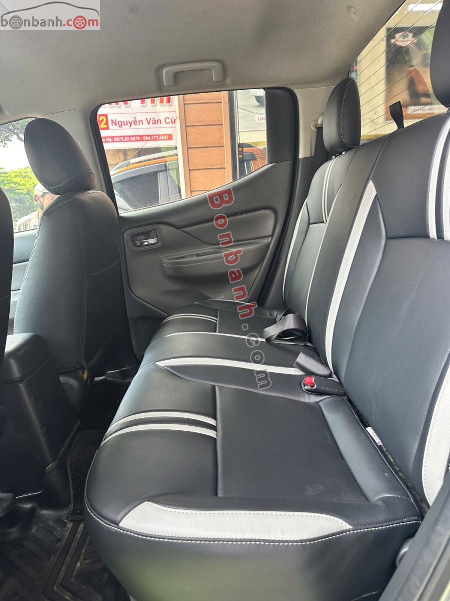 Bán ô tô Mitsubishi Triton 4x2 AT - 2018 - xe cũ