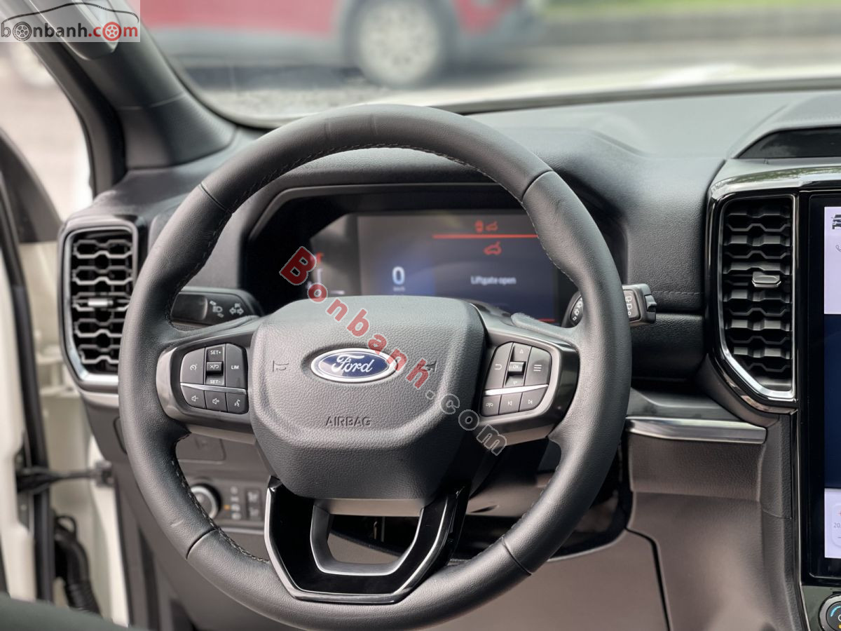Bán ô tô Ford Everest Titanium 2.0L 4x2 AT - 2022 - xe cũ