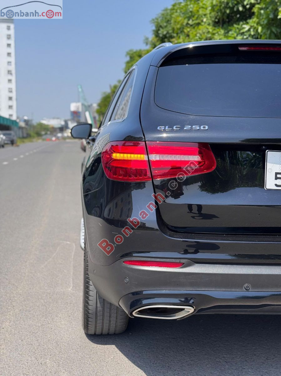 Bán ô tô Mercedes Benz GLC 250 4Matic - 2017 - xe cũ