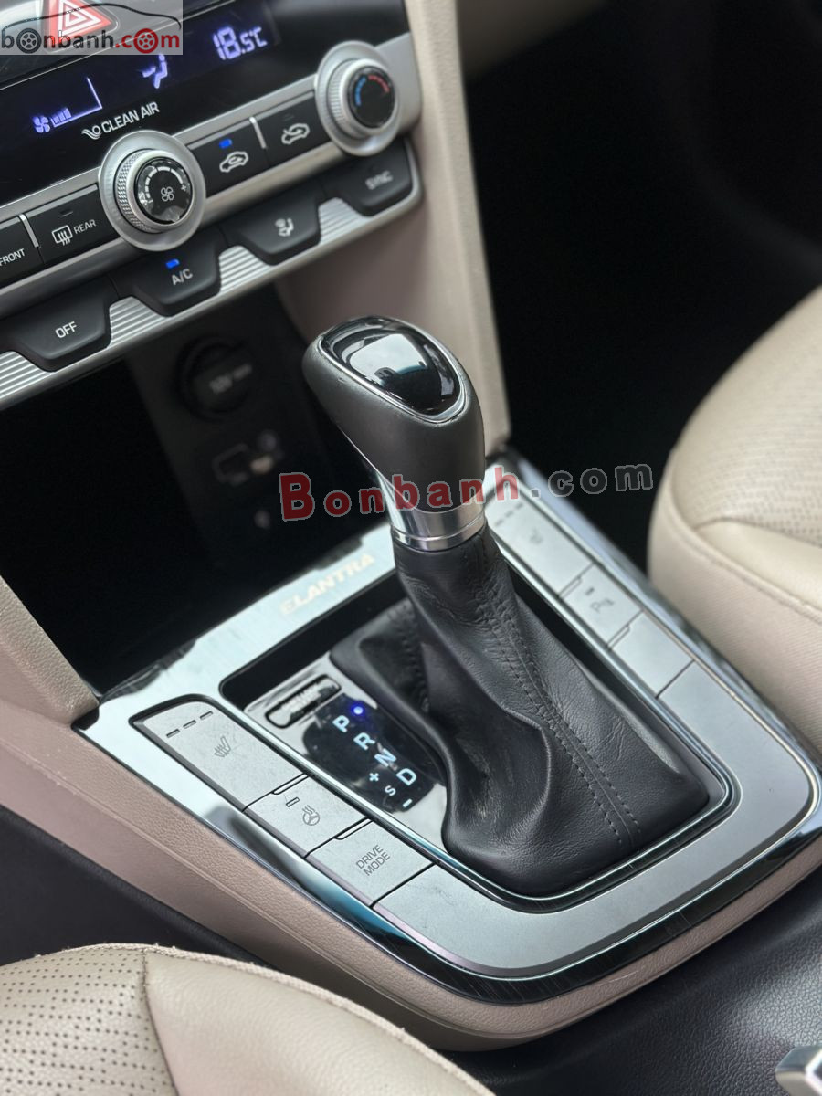 Bán ô tô Hyundai Elantra 2.0 AT - 2021 - xe cũ