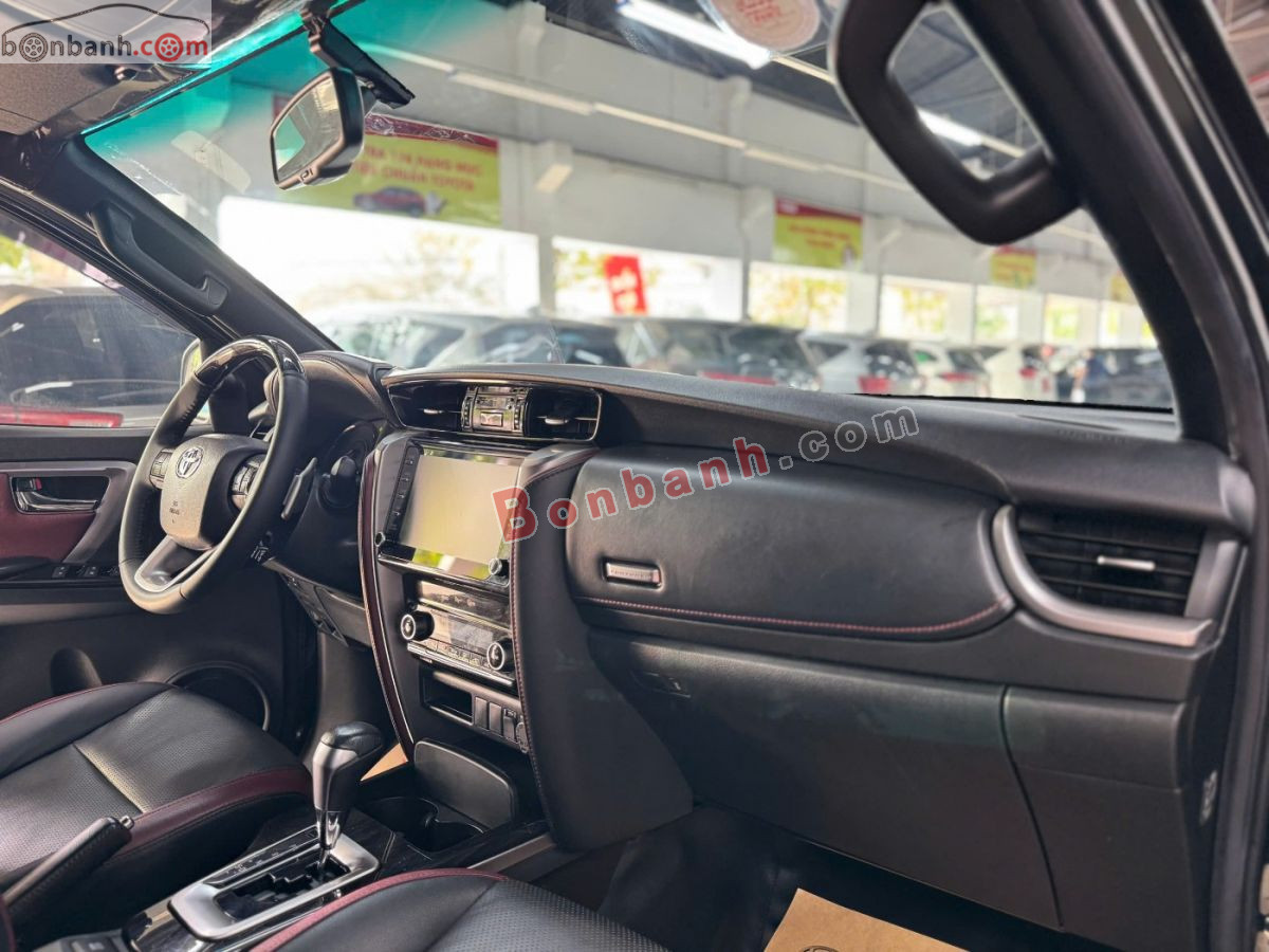 Bán ô tô Toyota Fortuner 2.4G 4x2 AT Legender - 2021 - xe cũ
