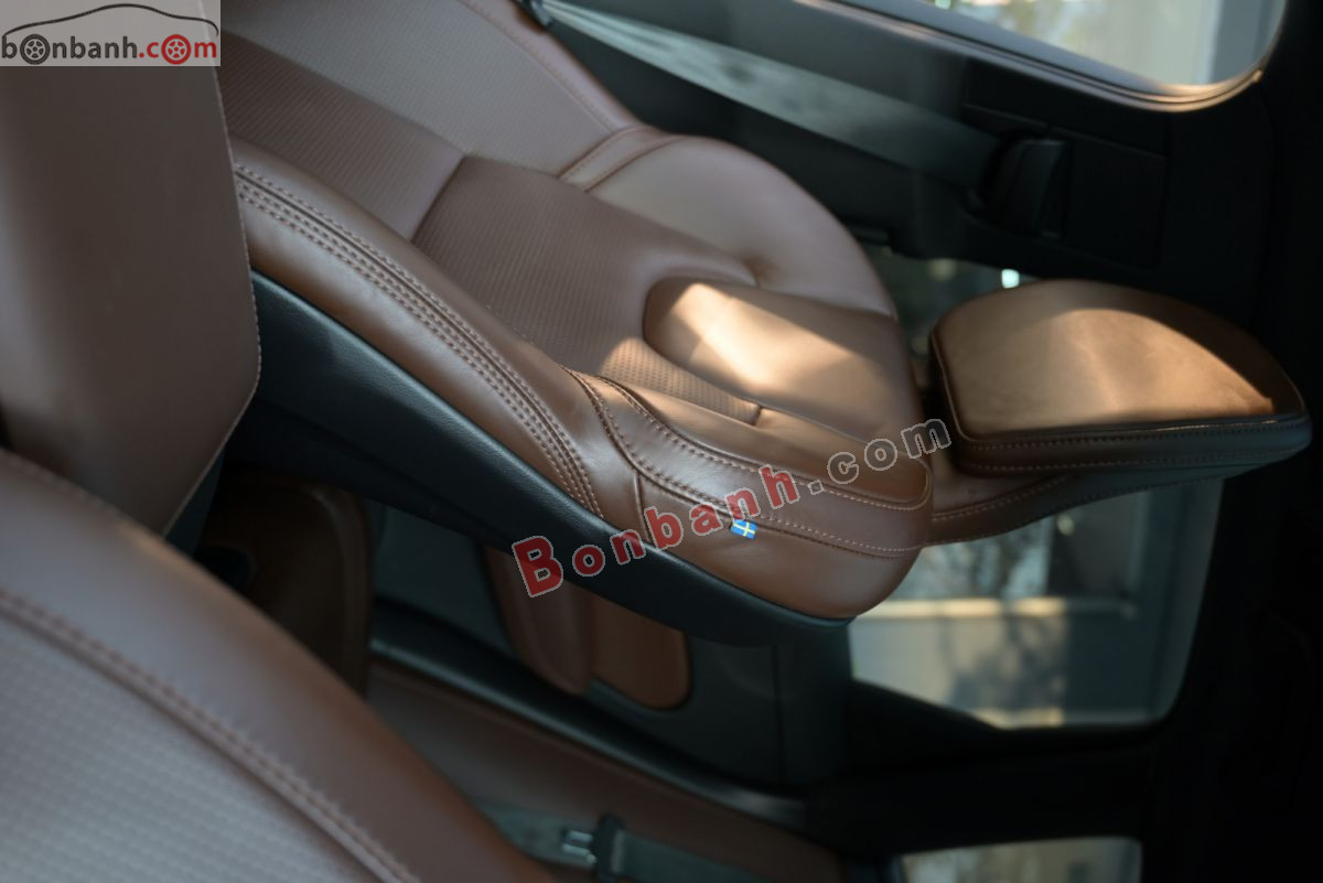 Bán ô tô Volvo XC60 Recharge T8 AWD - 2022 - xe cũ