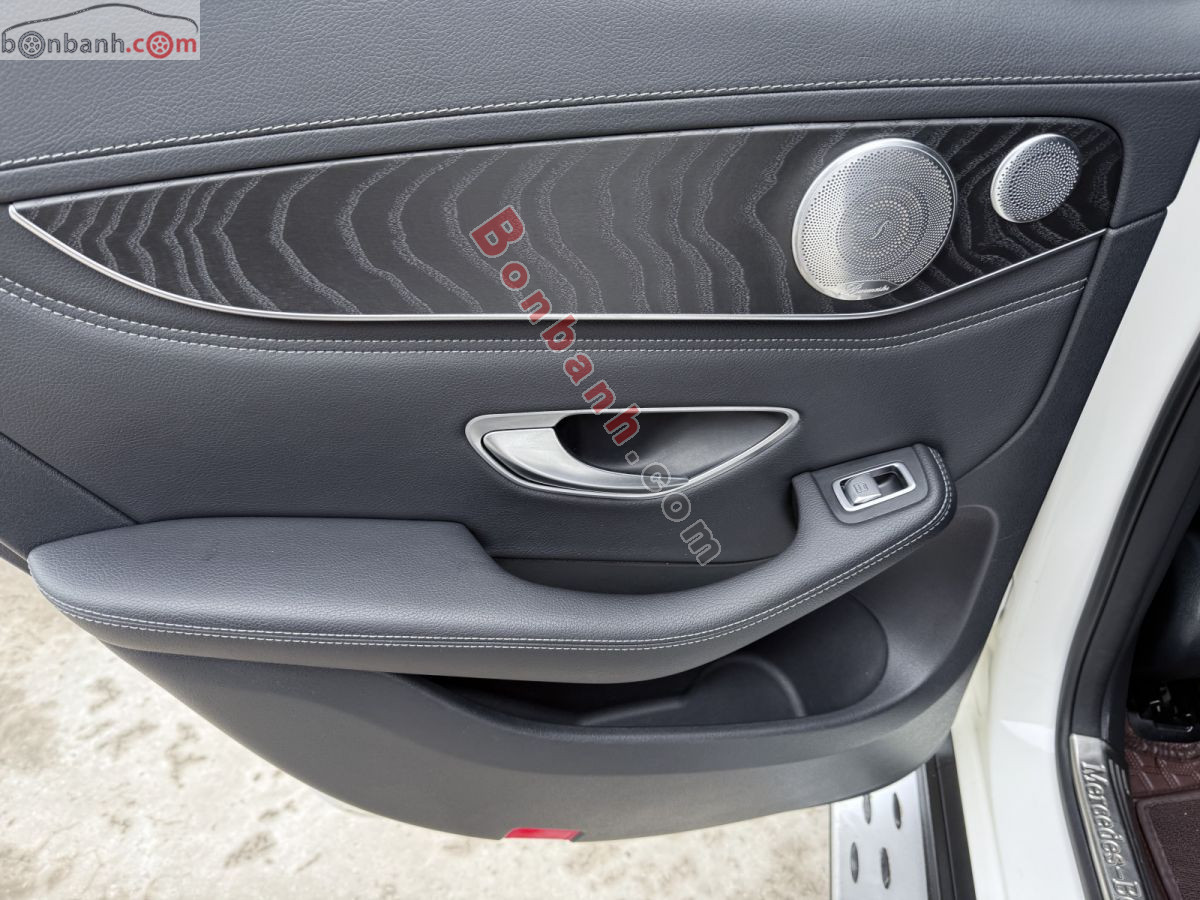 Bán ô tô Mercedes Benz GLC 300 4Matic - 2017 - xe cũ