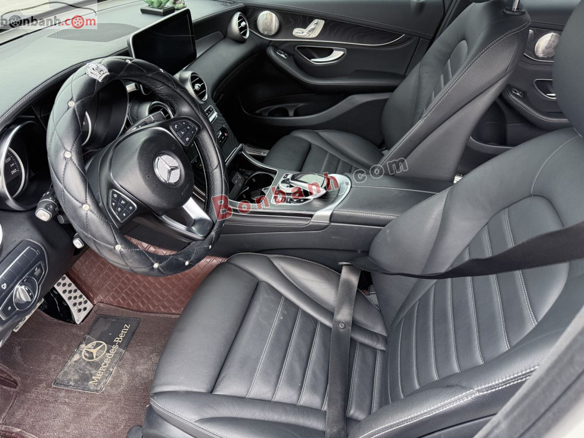 Bán ô tô Mercedes Benz GLC 300 4Matic - 2017 - xe cũ