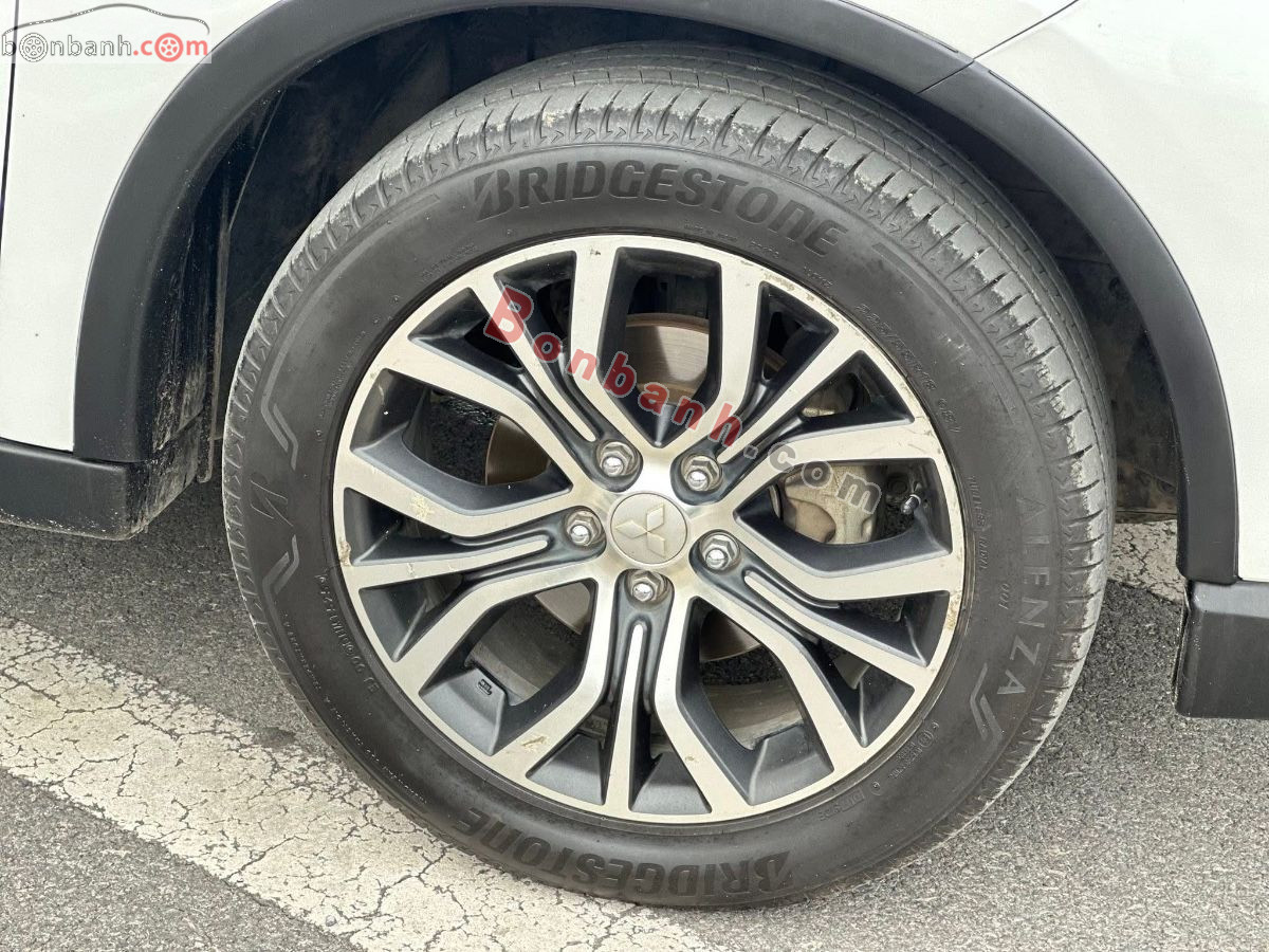 Bán ô tô Mitsubishi Outlander 2.0 CVT - 2019 - xe cũ