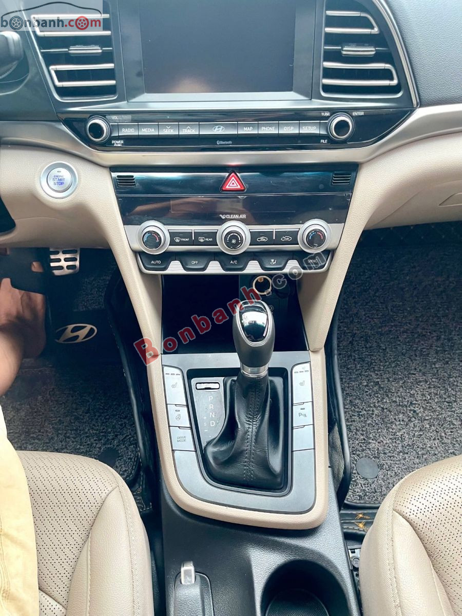 Bán ô tô Hyundai Elantra 2.0 AT - 2021 - xe cũ