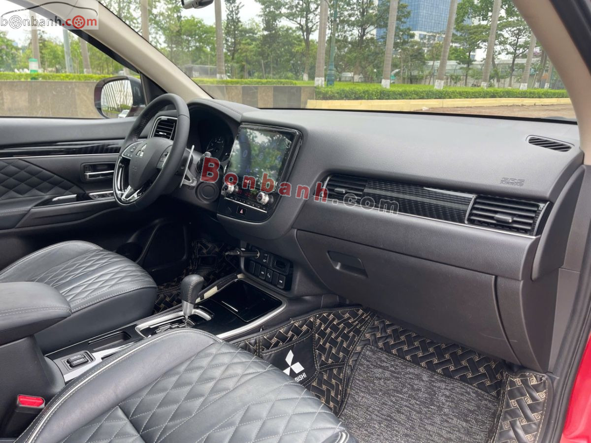 Bán ô tô Mitsubishi Outlander Premium 2.0 CVT - 2022 - xe cũ