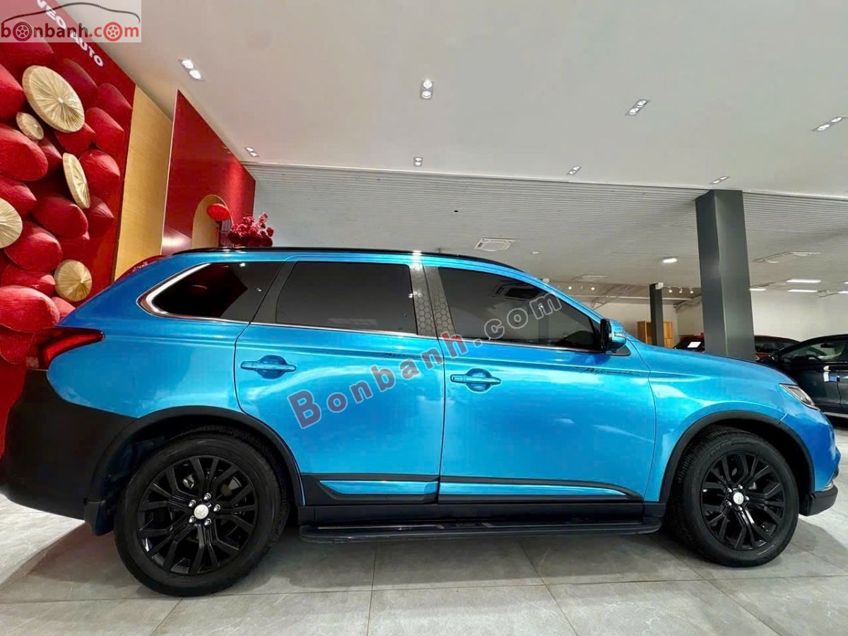 Bán ô tô Mitsubishi Outlander 2.0 CVT Premium - 2018 - xe cũ