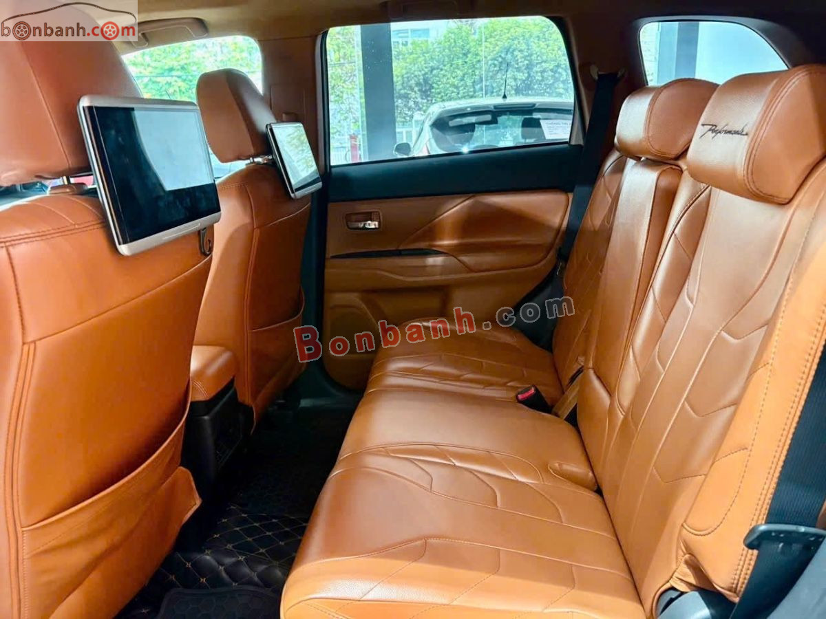 Bán ô tô Mitsubishi Outlander 2.0 CVT Premium - 2018 - xe cũ