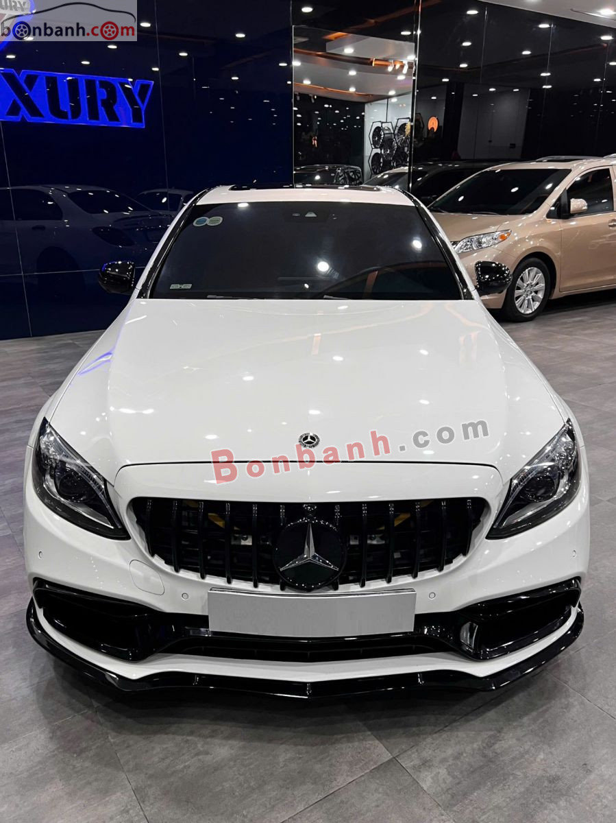 Bán ô tô Mercedes Benz C class C300 AMG - 2019 - xe cũ