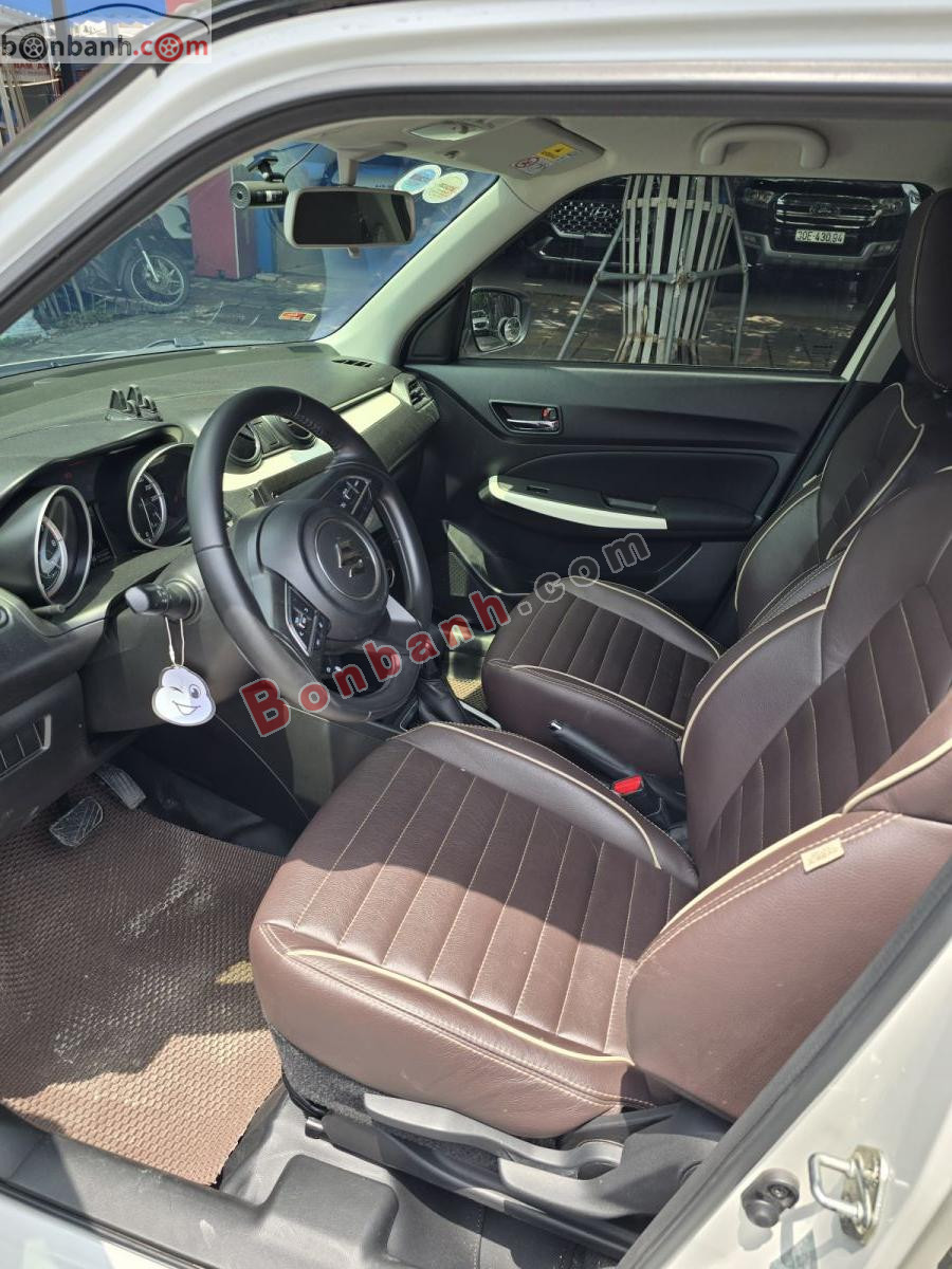 Bán ô tô Suzuki Swift GLX 1.2 AT - 2020 - xe cũ