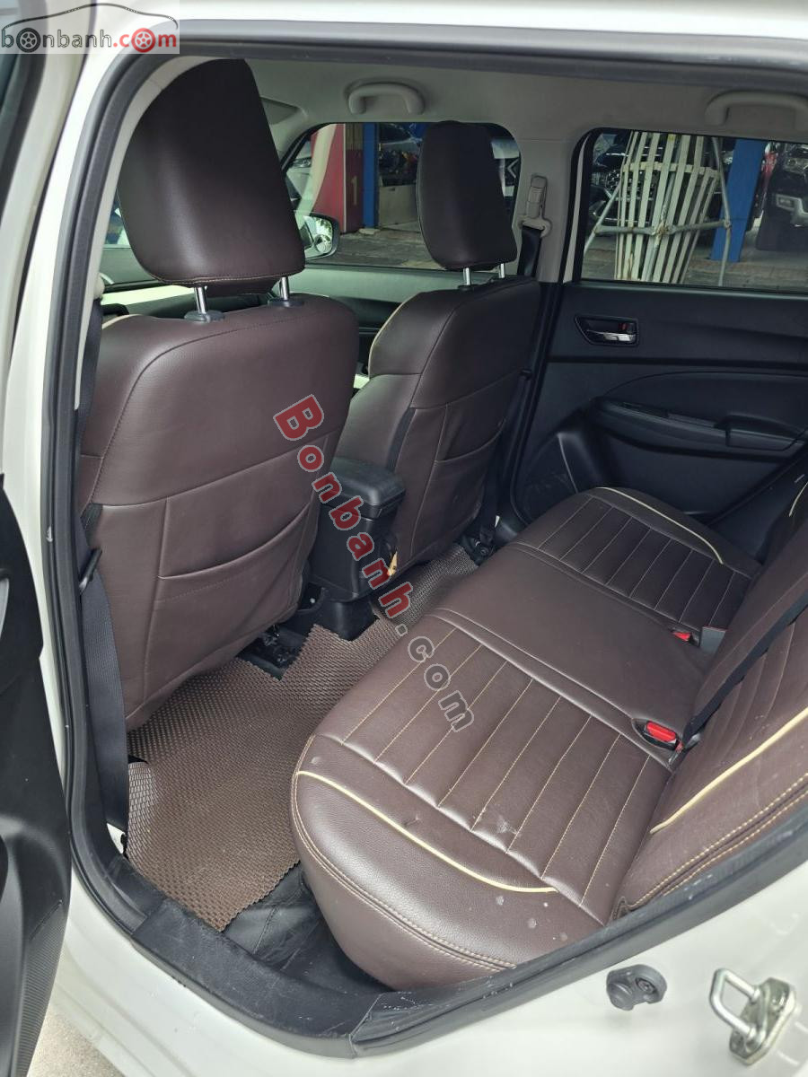 Bán ô tô Suzuki Swift GLX 1.2 AT - 2020 - xe cũ