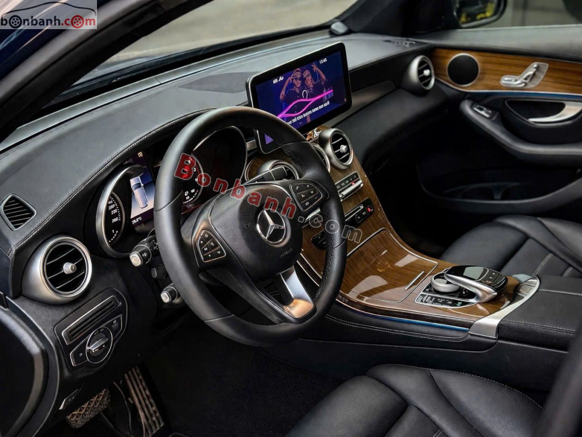 Bán ô tô Mercedes Benz GLC 250 4Matic - 2017 - xe cũ