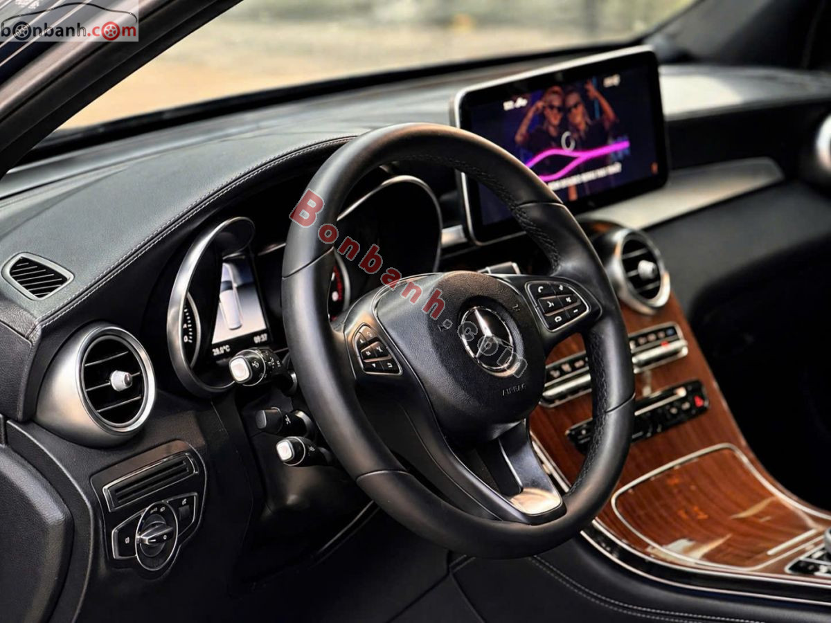 Bán ô tô Mercedes Benz GLC 250 4Matic - 2017 - xe cũ