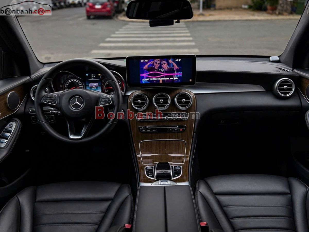 Bán ô tô Mercedes Benz GLC 250 4Matic - 2017 - xe cũ