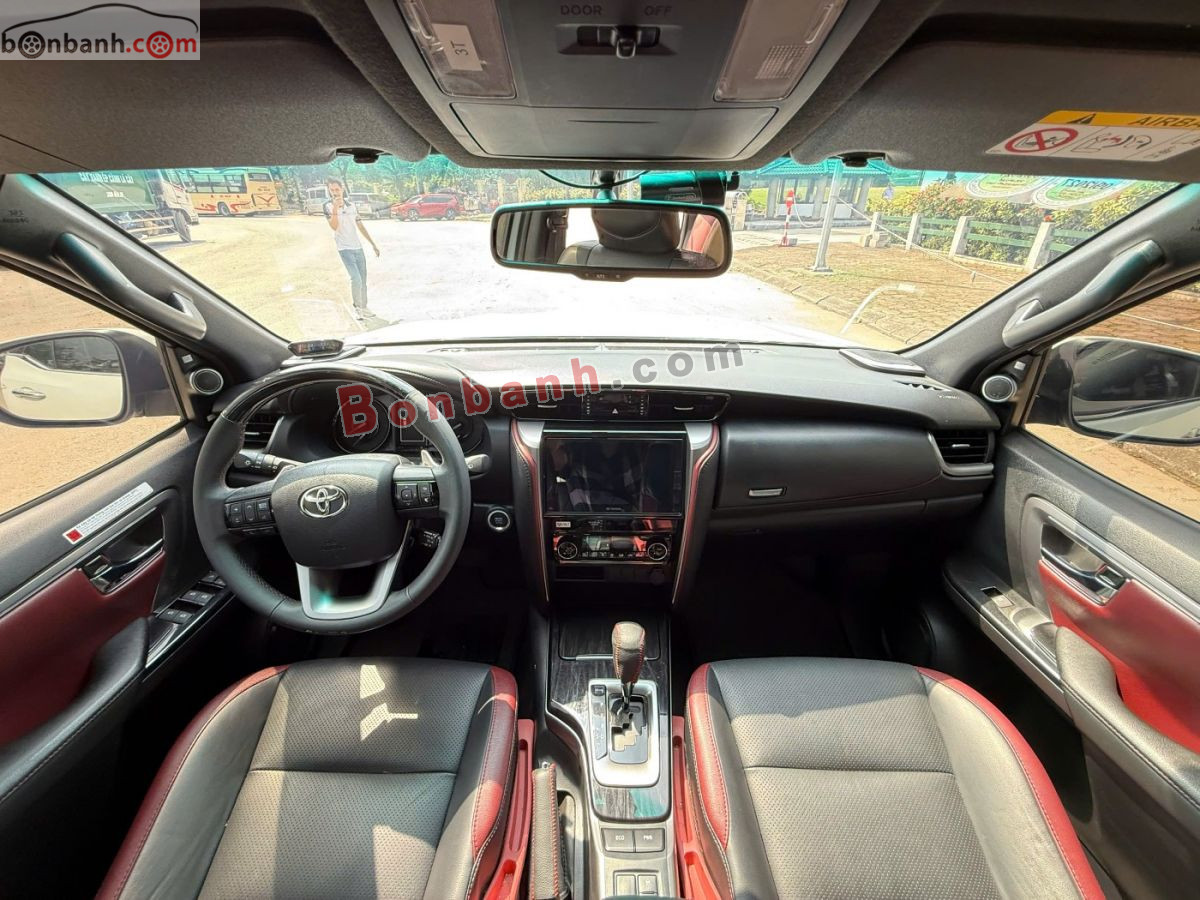 Bán ô tô Toyota Fortuner Legender 2.4L 4x2 AT - 2024 - xe cũ