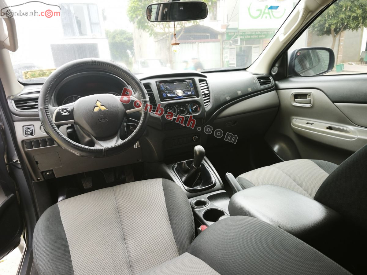Bán ô tô Mitsubishi Triton 4x2 MT - 2018 - xe cũ