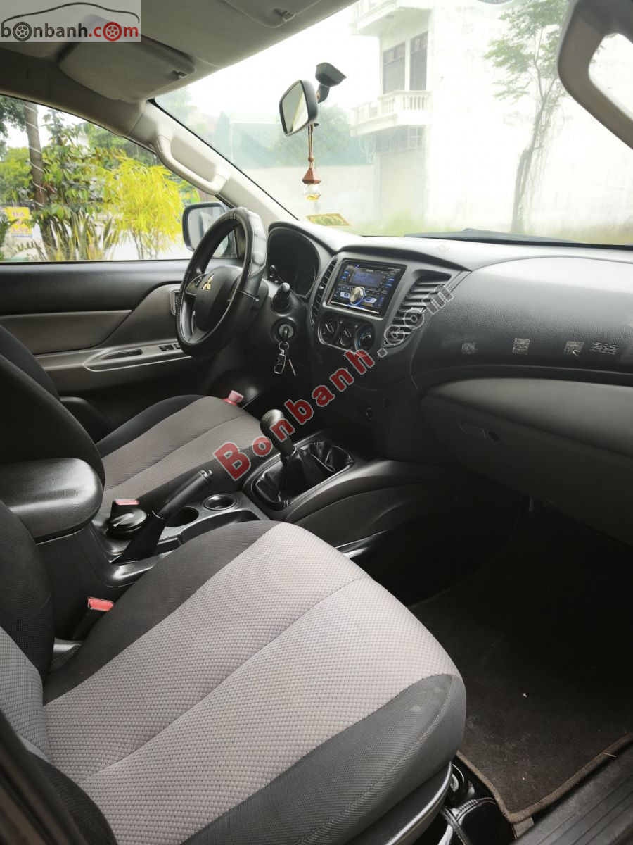 Bán ô tô Mitsubishi Triton 4x2 MT - 2018 - xe cũ