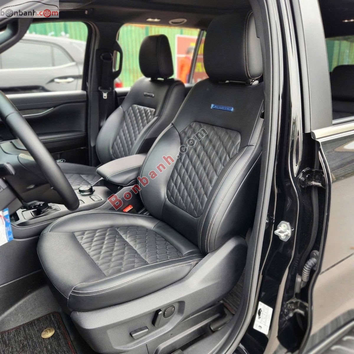 Bán ô tô Ford Everest Platinum+ 2.3L 4x4 AT - 2026 - xe mới