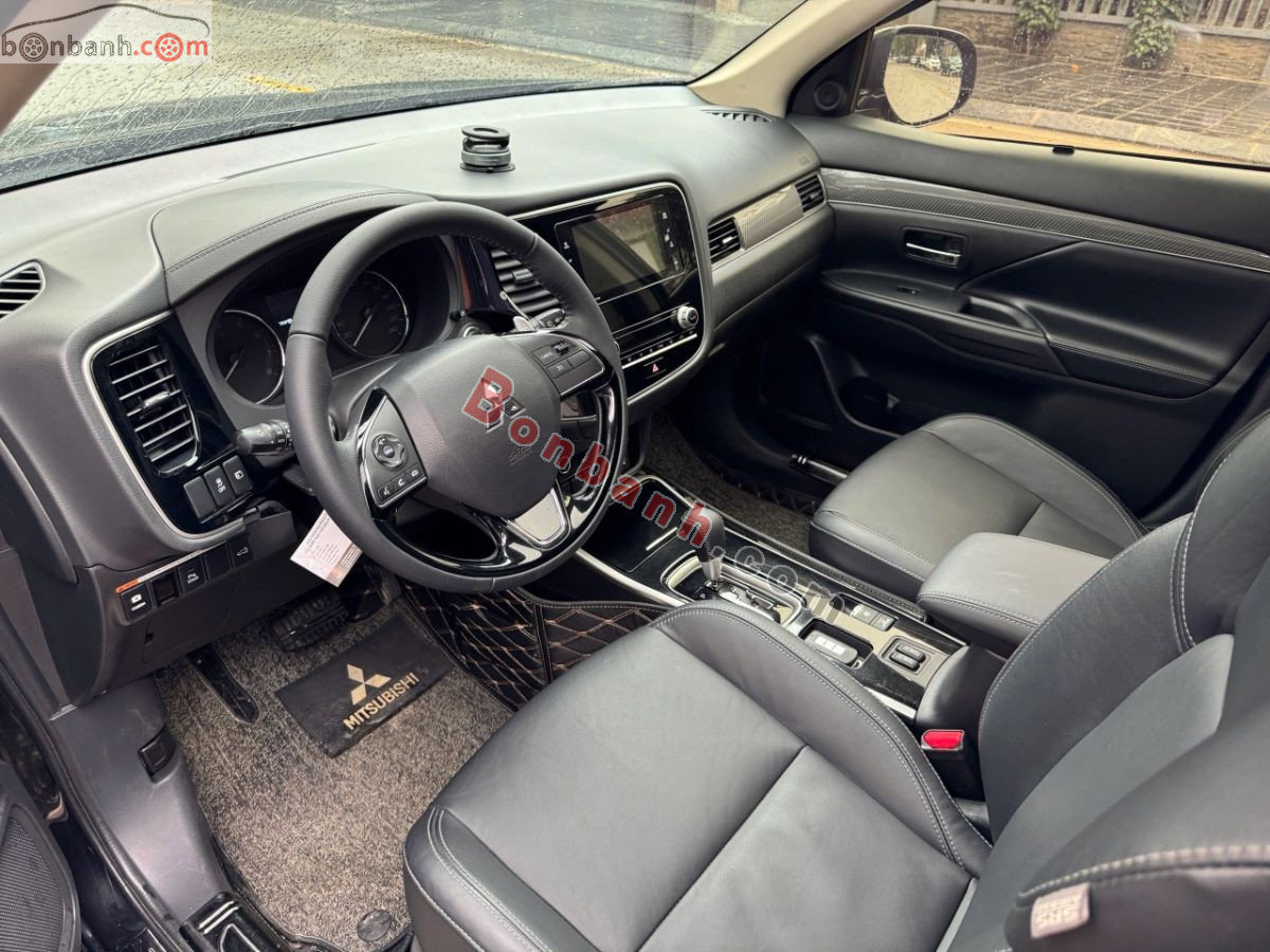 Bán ô tô Mitsubishi Outlander Premium 2.0 CVT - 2021 - xe cũ