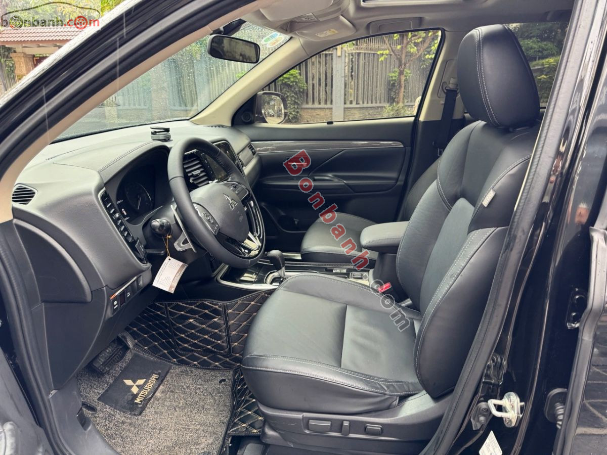 Bán ô tô Mitsubishi Outlander Premium 2.0 CVT - 2021 - xe cũ