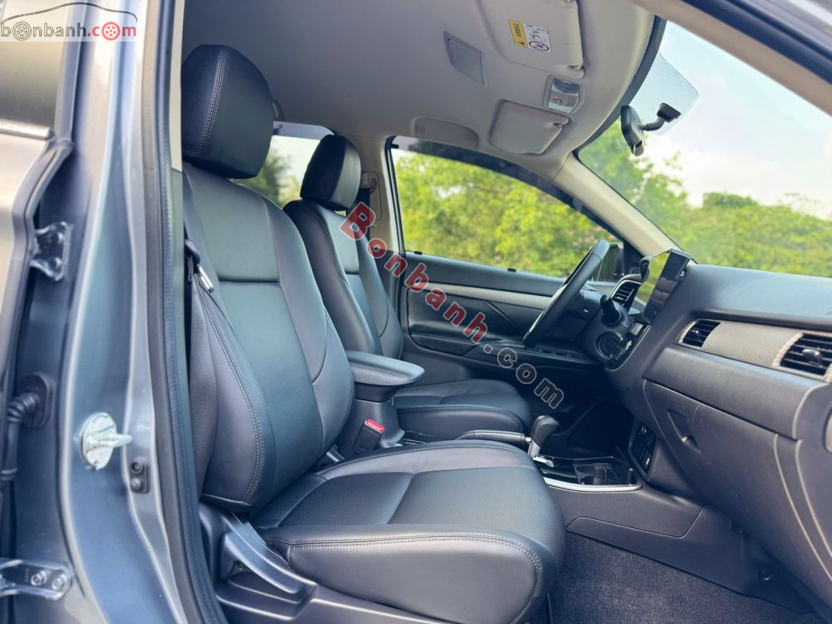 Bán ô tô Mitsubishi Outlander 2.0 CVT - 2019 - xe cũ