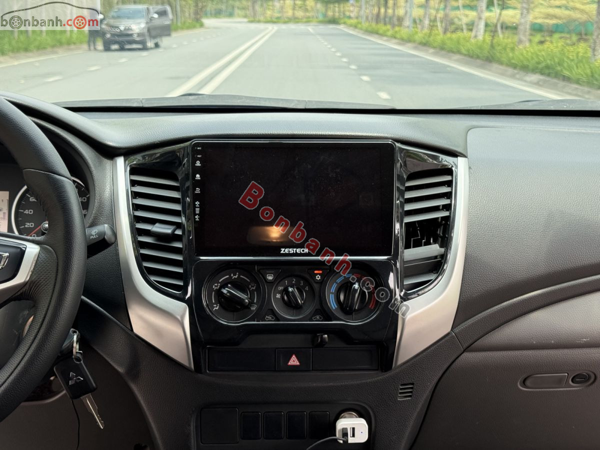 Bán ô tô Mitsubishi Triton 4x2 AT - 2019 - xe cũ