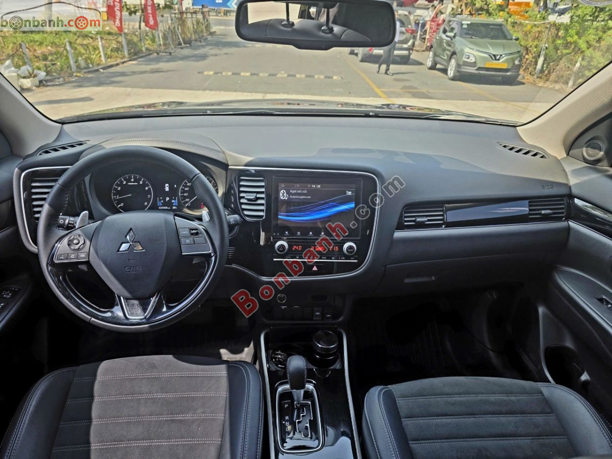 Bán ô tô Mitsubishi Outlander 2.0 CVT - 2024 - xe cũ