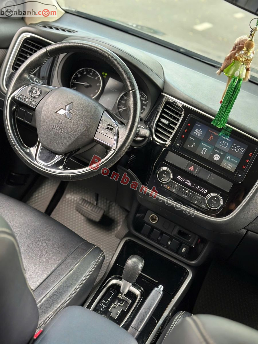 Bán ô tô Mitsubishi Outlander 2.0 CVT - 2019 - xe cũ