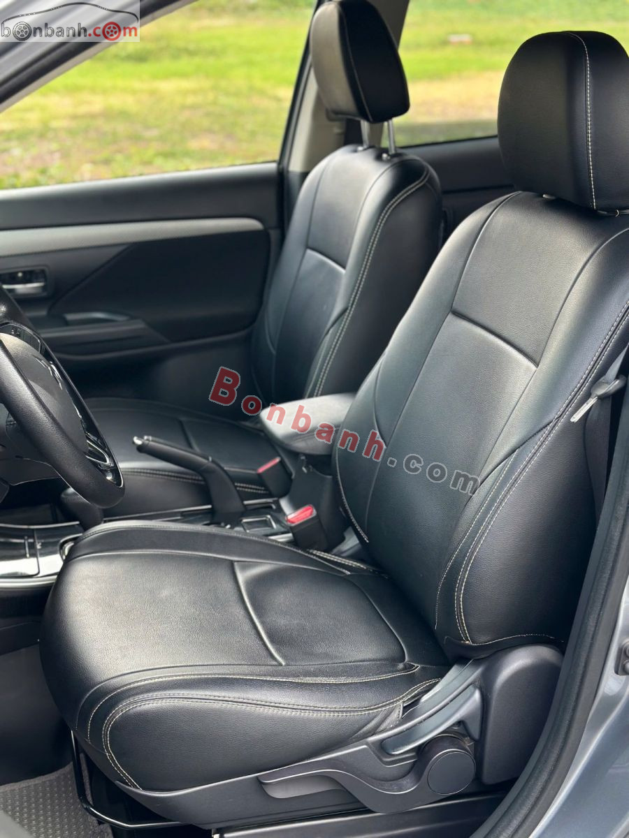 Bán ô tô Mitsubishi Outlander 2.0 CVT - 2019 - xe cũ