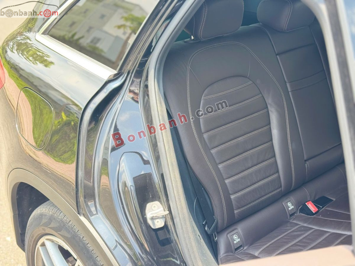 Bán ô tô Mercedes Benz GLC 300 4Matic - 2017 - xe cũ