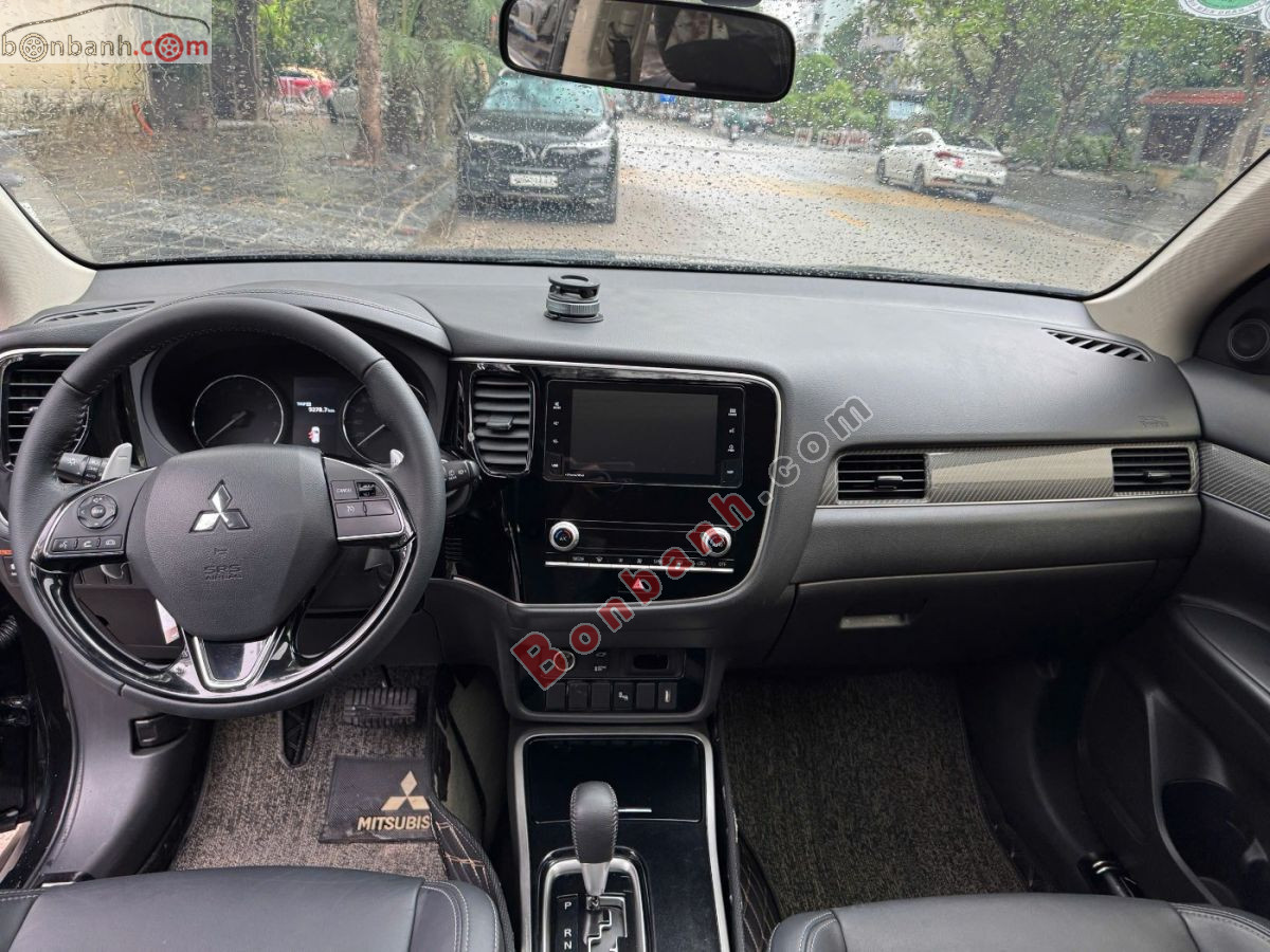 Bán ô tô Mitsubishi Outlander Premium 2.0 CVT - 2021 - xe cũ