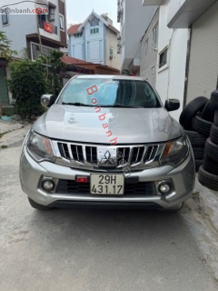 Bán ô tô Mitsubishi Triton 4x2 AT - 2017 - xe cũ