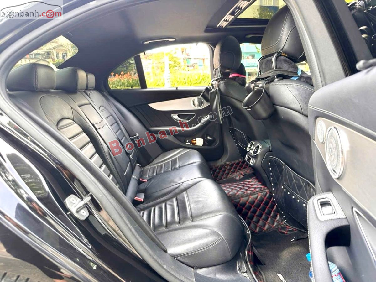 Bán ô tô Mercedes Benz C class C300 AMG - 2017 - xe cũ