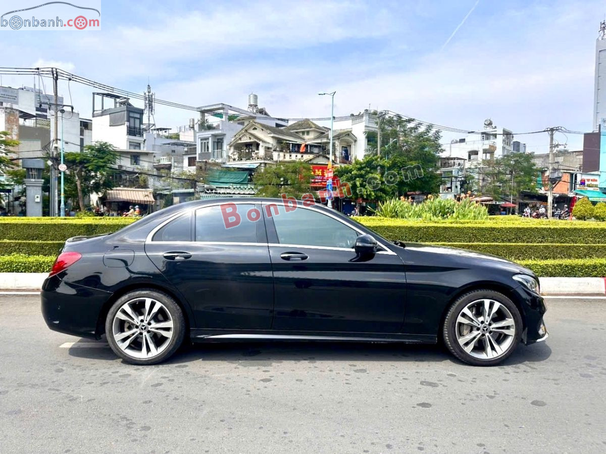 Bán ô tô Mercedes Benz C class C300 AMG - 2017 - xe cũ