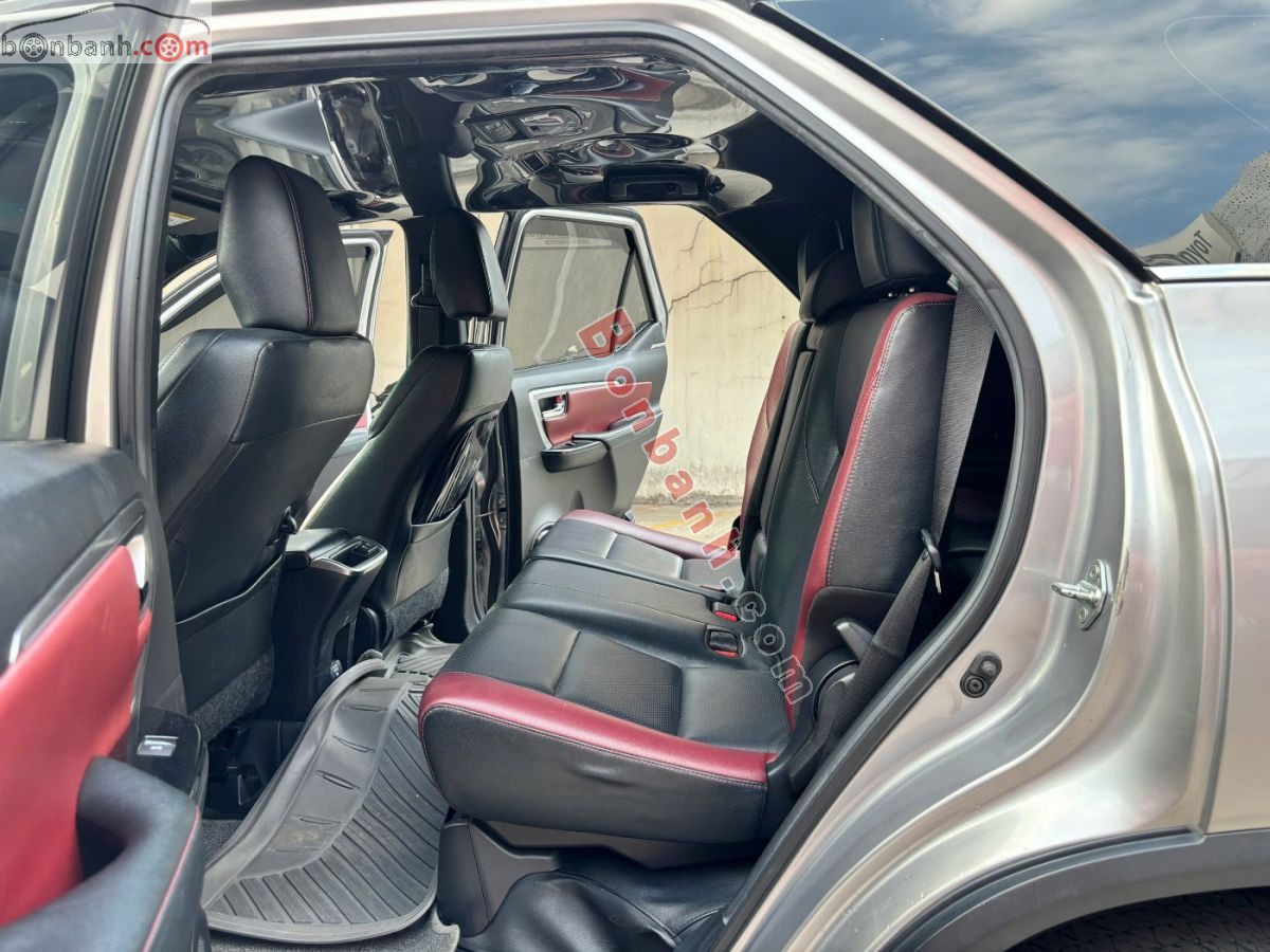 Bán ô tô Toyota Fortuner 2.4G 4x2 AT Legender - 2021 - xe cũ